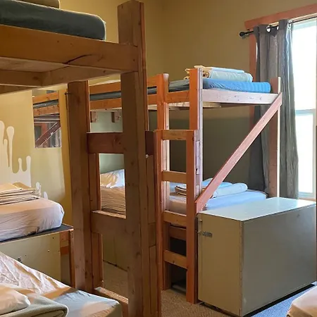 Mountain Shadow Hostel-3